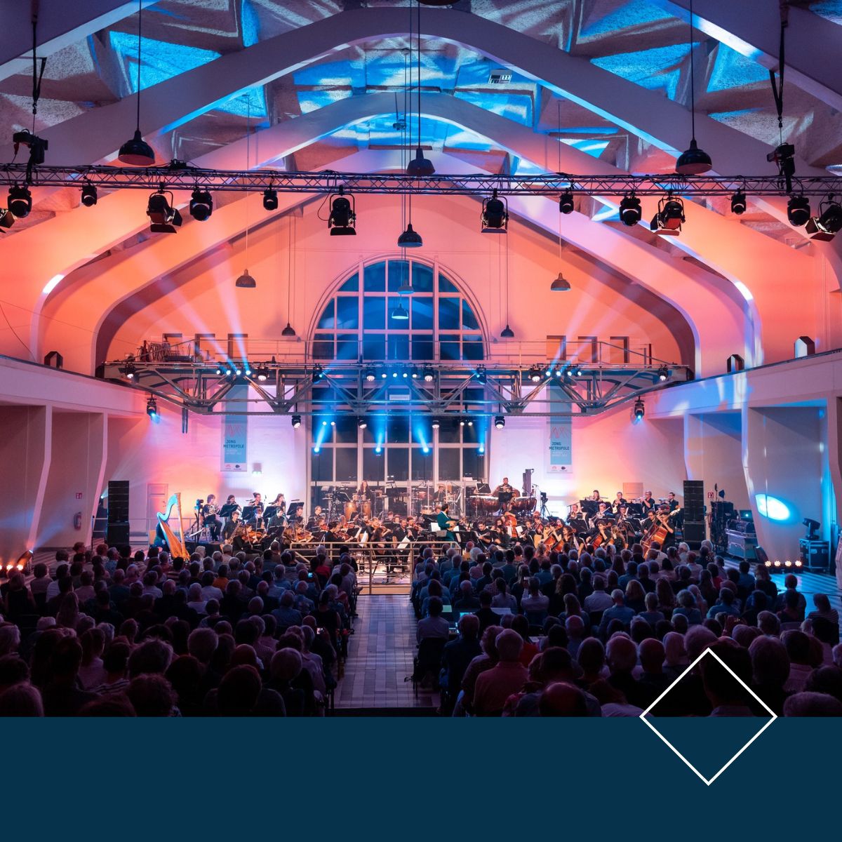 Ben_de_Wild_Productions_stoelen_inrichting_tribune_concert_muziek_eventproductie